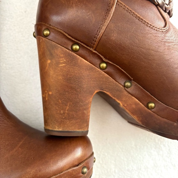 UGG Brown 70’s Sherpa Lined Studded Platform Retro Heel Leather Boots (7) - Picture 3 of 14